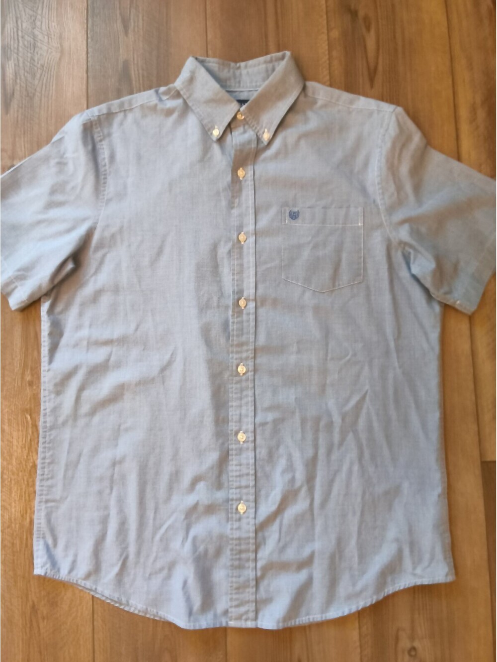 Chaps Men's Medium Light Blue Short Sleeve Button-Down Shirt Easy Care
